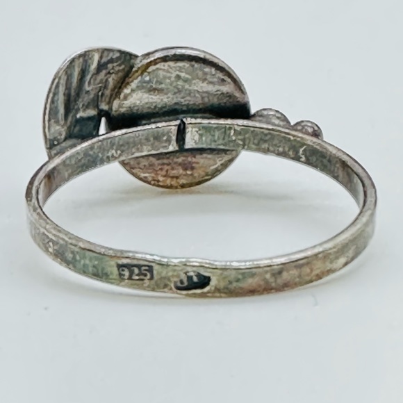 Vintage Silver Amber Leaf Ring - Picture 8 of 15